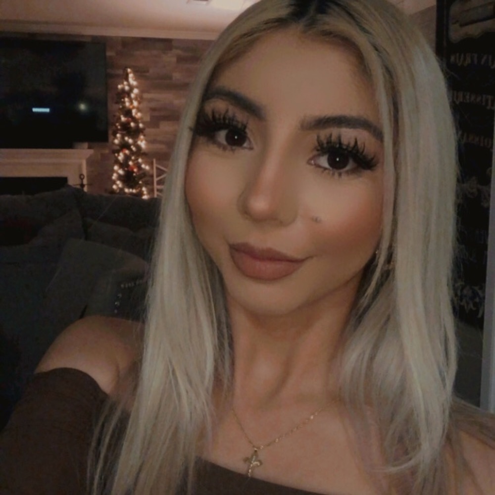 Meet your Posher, Pilar